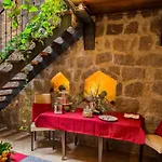 Medieval House Отель типа 