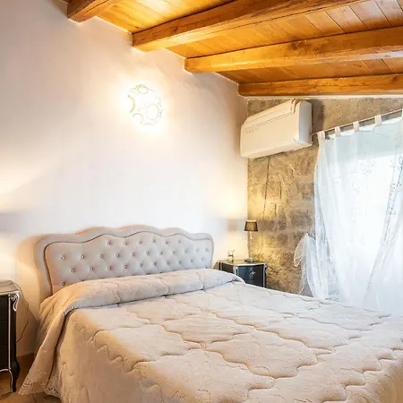 Medieval House Bed & Breakfast 3*