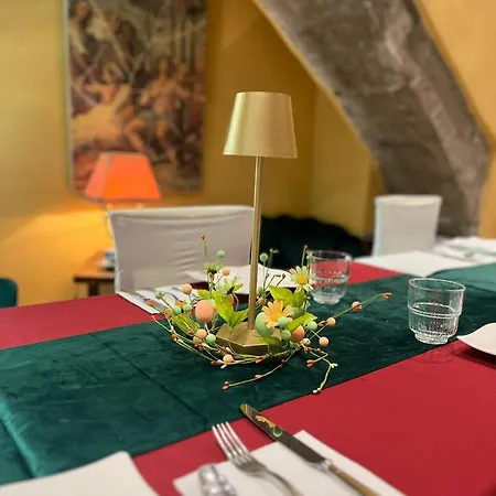 Medieval House Frühstückspension 3*