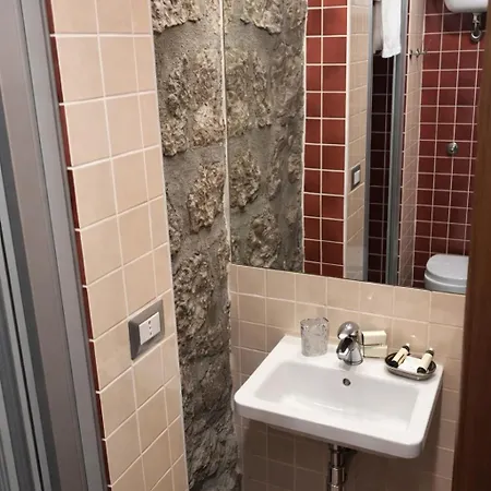 Medieval House Bed and Breakfast Βιτέρμπο