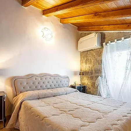 Medieval House B&B 3*