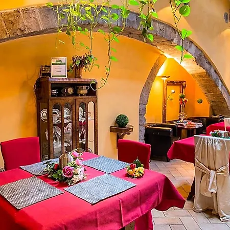 Medieval House 3*