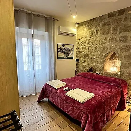 Medieval House 3*